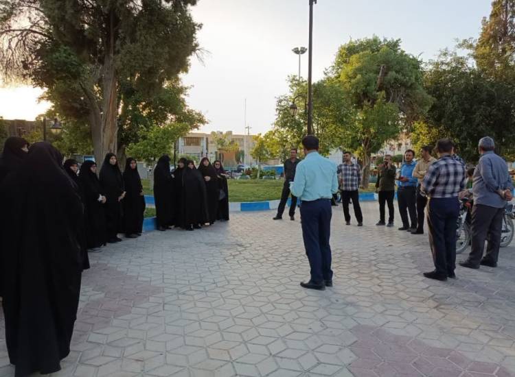 برنامه گشت تذکر لسانی به صورت ایستگاهی در نقاط پر تردد شهر