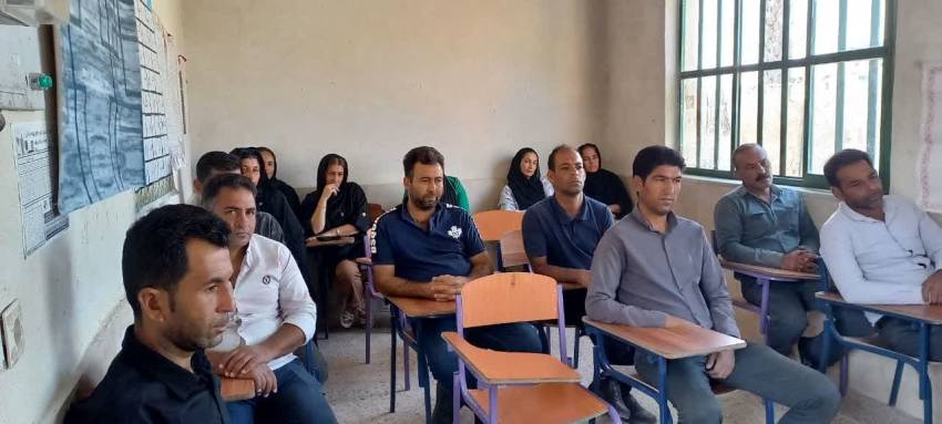جلسه آموزش خانواده با موضوع آموزش مهارت های زندگی